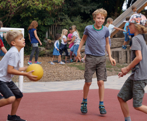 SteinMalEins_Ballspiel in der Freizeit
