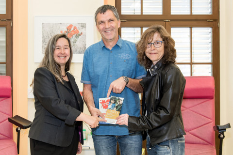 Kooperation mit dem IKTJ_ Ministerin Werner, Tasso Carl Vorstandsvorsitzender des QuerWege, Dr. Silke Rummler, Geschäftsführerin des Instituts für Klinische Transfusionsmedizin Jena Foto_ UKJ