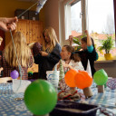 Kreativprojekt_SteinMalEins_Paradies_grazile Leuchtobjekte entstehen.jpg