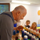 Schwabenhaus_PJ Inklusive Bretterkunst_Farben und Geschichten zu Farben gibt es bei Wolfgang Dennig