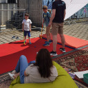 Theatervorplatz beim SchrankenLOS Festival