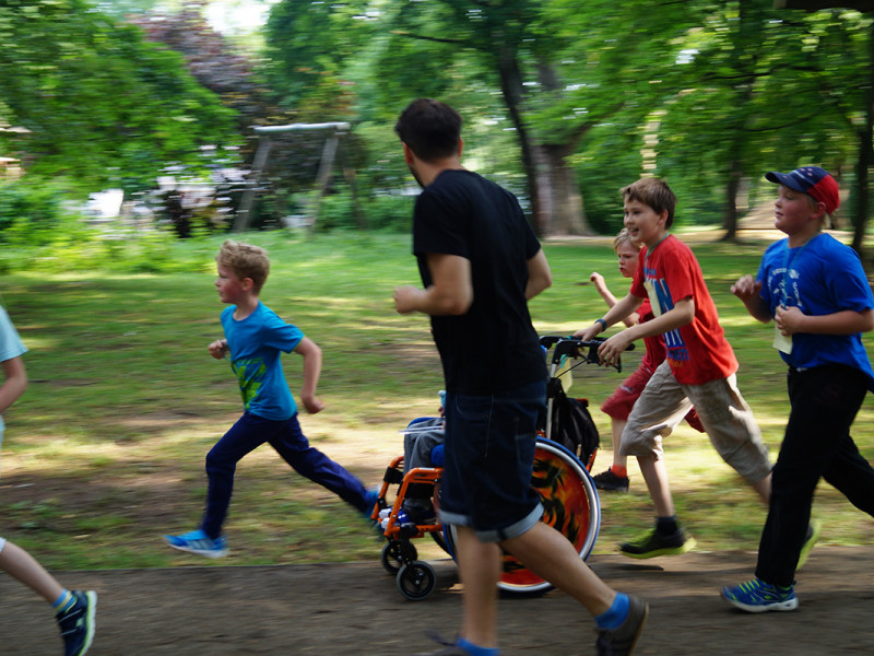 Beim Spendenlauf 2014 haben alle Kinder teilgenommen.
